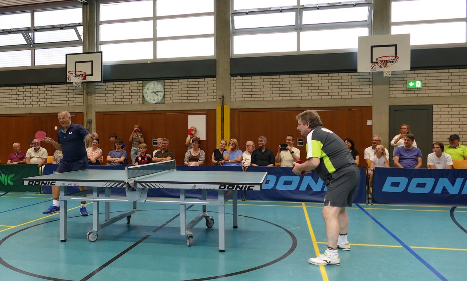 Die Tischtennis-Artisten Milan Orlowski und Jindrich Pansky begeisterten mit ihrer Show.