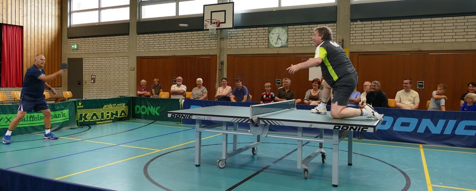Die Tischtennis-Artisten Milan Orlowski und Jindrich Pansky begeisterten mit ihrer Show.