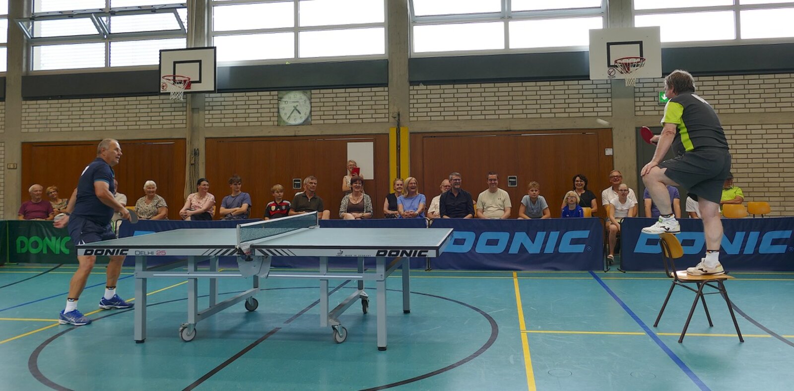 Die Tischtennis-Artisten Milan Orlowski und Jindrich Pansky begeisterten mit ihrer Show.